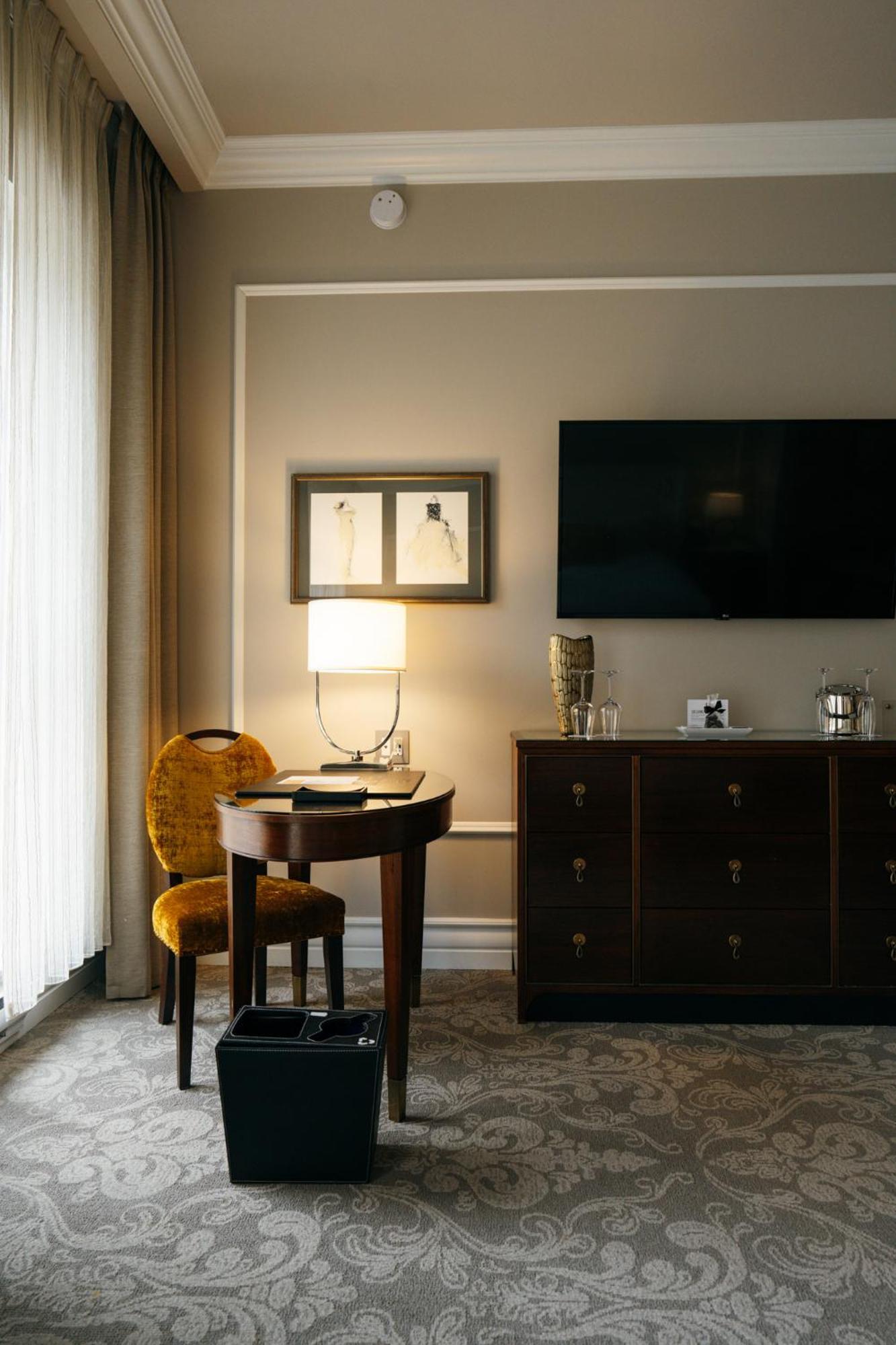 Hôtel Birks Montréal Exterior foto A room at the Hotel de Ville